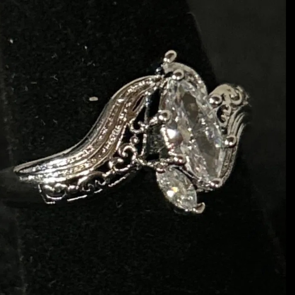 Elegant Silver Women's Ring